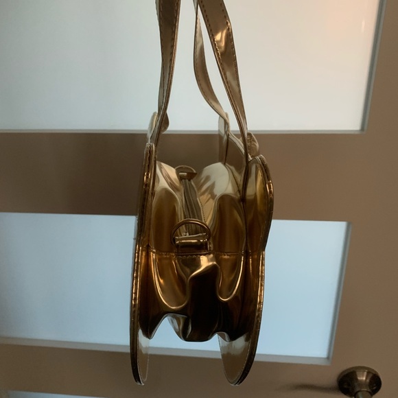 SOLD ! Gold Hello Kitty Bag - Picture 4 of 4